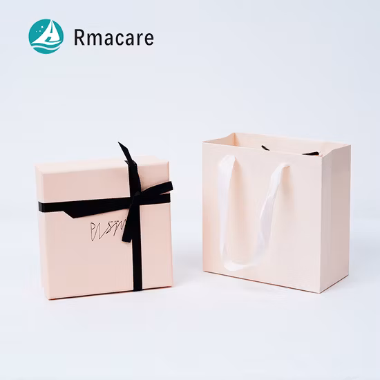 Boîte-cadeau en carton d'impression de logo à quatre couleurs avec ruban